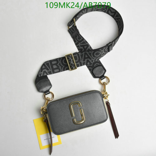 Marc Jacobs Snapshot Leather Camera Bag with Branded Shoulder Strap 7 Marc Jacobs Snapshot Leather Camera Bag with Branded Shoulder Strap