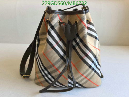 Burberry Bucket Bag in Signature Check Canvas & Leather, 29*27.5*16cm