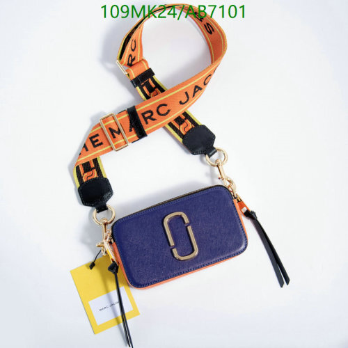 Marc Jacobs Snapshot Crossbody Bag, Cowhide Leather, 18.5*10.5*6cm - Stylish & Compact