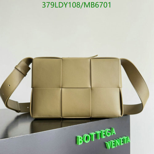 Bottega Veneta Padded Cassette Bag Genuine Leather Crossbody Bag - 28 x 18 x 9 cm 6 Bottega Veneta Padded Cassette Bag Genuine Leather Crossbody Bag - 28 x 18 x 9 cm