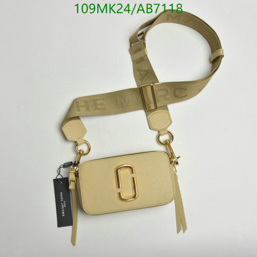 Marc Jacobs The Snapshot Leather Camera Bag with Branded Shoulder Strap 4 Marc Jacobs The Snapshot Leather Camera Bag with Branded Shoulder Strap