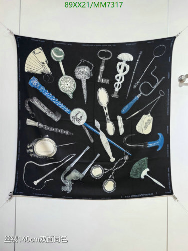 Elegant Hermès Silk Cashmere Scarf 140x140cm - Timeless Design & Luxurious Comfort 6 Elegant Hermès Silk Cashmere Scarf 140x140cm - Timeless Design & Luxurious Comfort