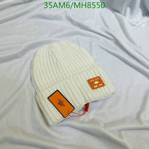 Hermès Ribbed Knit Beanie Hat in White with Signature Logo Patch