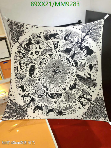 Hermès MM9283 Cashmere and Silk Scarf - 140x140cm - Timeless Elegance