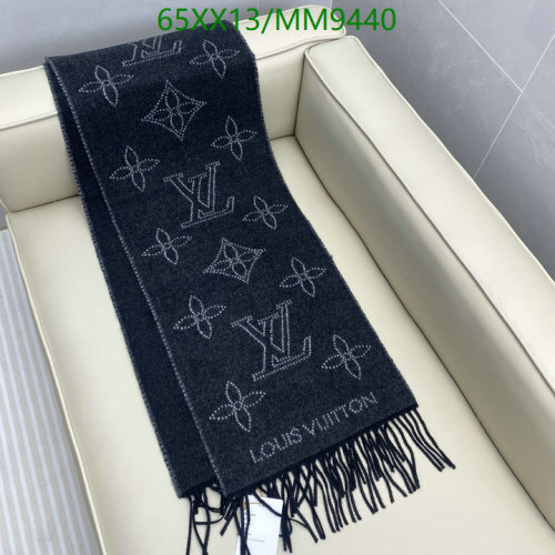 Louis Vuitton Cashmere Wool Blend Scarf, 176 x 28 cm - Stylish & Warm