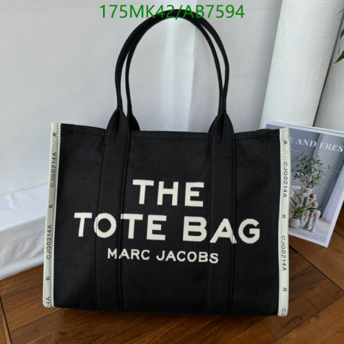 Marc Jacobs The Tote Bag Canvas, A Stylish and Functional Everyday Bag