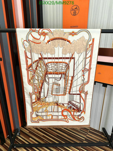 Elegant Hermès Cashmere Scarf with Unique Design - 65-185cm