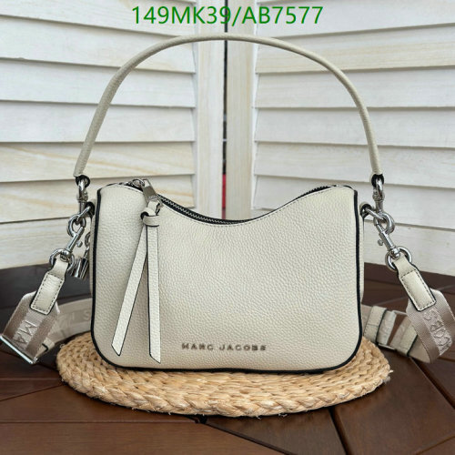 Marc Jacobs Women's Leather Shoulder Bag, Elegant Design, 23*16*8cm