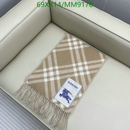 Burberry Classic Check Cashmere Scarf, 30 x 168 cm - Iconic Style & Warmth