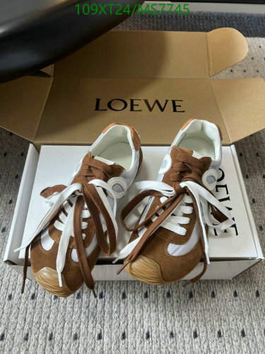Loewe Women's Flow Runner Sneakers Cowhide and Lambskin EU35-40
