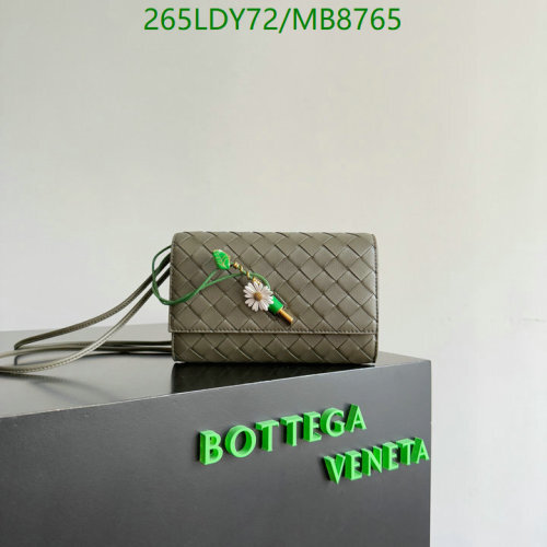 Bottega Veneta Genuine Leather Crossbody Wallet On Chain 838870