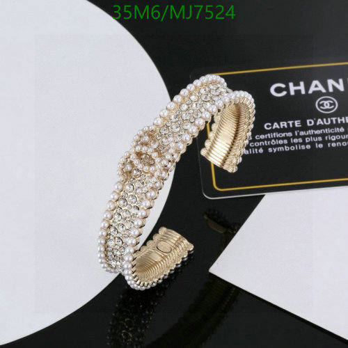 Elegant Chanel Bangle Bracelet with Pearls and Rhinestones - MJ7524