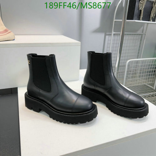 Classic Chelsea Boots for Women in Black Leather with Comfortable Platform Sole