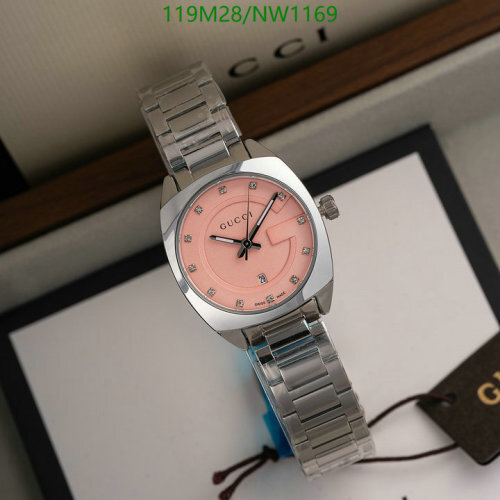 Gucci Women's 29mm Stainless Steel Watch with Pink Dial and Quartz Movement