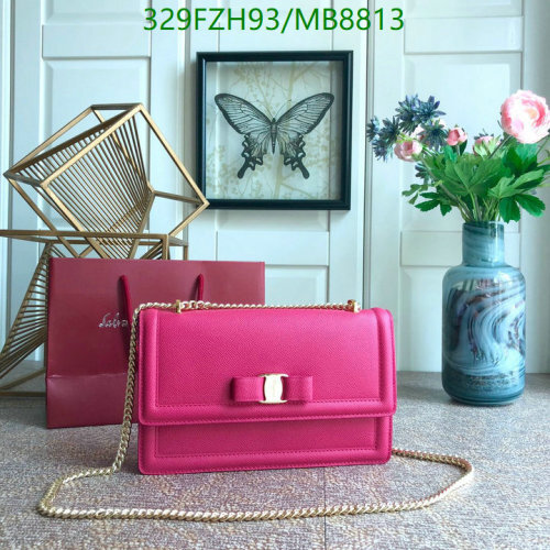 Salvatore Ferragamo Pink Cowhide Leather Shoulder Bag 25 x 16 x 5 cm