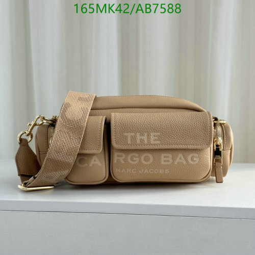 Marc Jacobs The Cargo Bag in Beige Genuine Leather, 29 x 11 x 13cm