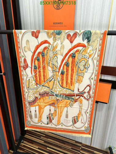 Elegant Hermès Cashmere Scarf, 65-185cm - Timeless Design, Luxurious Comfort