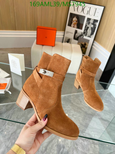 Hermès Women's Heeled Ankle Boots in Suede Leather with Signature Buckle 7 Hermès Women's Brown Suede Ankle Boots with Buckle Detail - EU Size 34-42