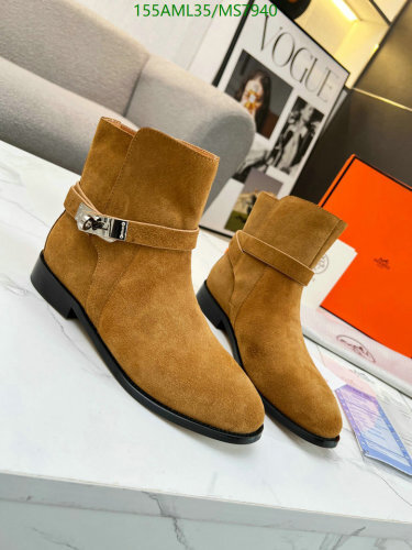 Elegant Women's Ankle Boots in Cowhide Leather with Buckle Detail