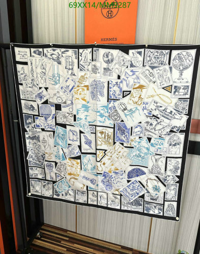 Hermes Silk Scarf 90x90cm - Timeless Elegance and Sophisticated Style