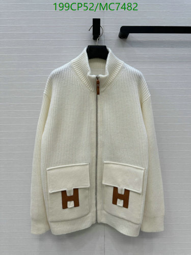 Elegant Women's Hermès Knitted Zip-Up Cardigan with Front Pocket Design