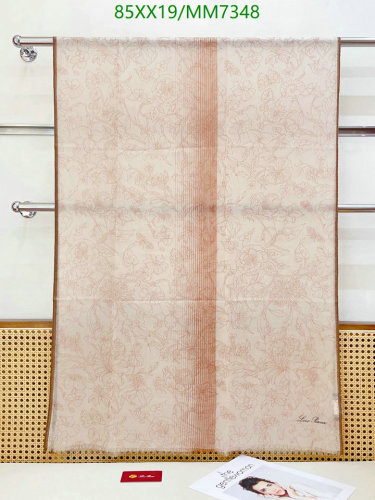 Loro Piana Cashmere Floral Print Scarf, Elegant and Soft, 100-200cm