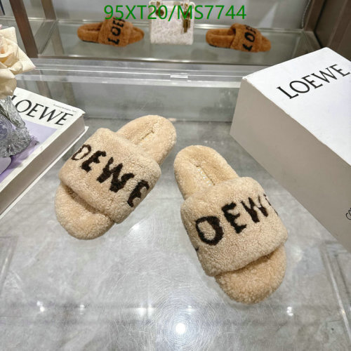 Loewe Unisex Wool Slippers MS7744, EU35-41 - Stylish and Comfortable