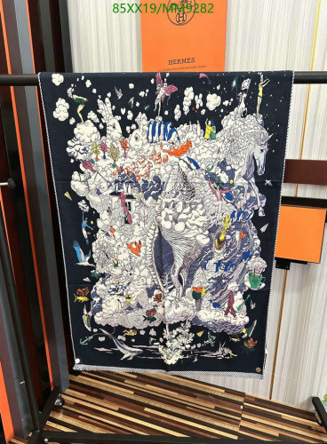 Hermes Cashmere Scarf, 65-185cm - Unique Design, Luxurious Feel