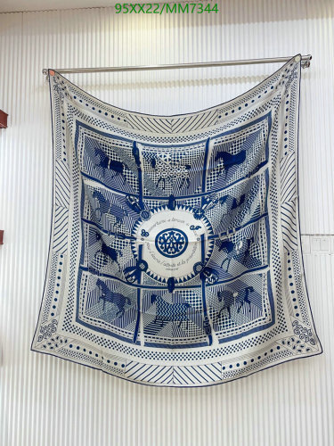 Elegant Hermès Silk Cashmere Scarf with Equestrian Design - 140x140cm