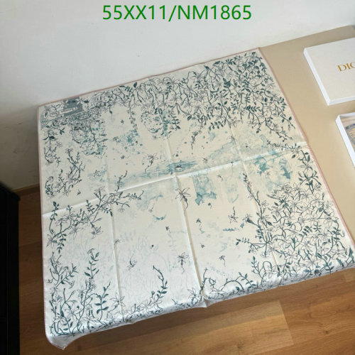 Dior Floral Print Silk Scarf, 90x90cm - Elegant Accessory for Any Occasion