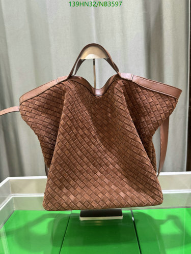 Bottega Veneta Brown Leather Intrecciato Tote Bag | 31 x 28 x 17 cm