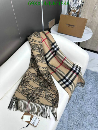 Burberry Cashmere Blend Scarf, 210x50cm - Iconic Design, Warm and Stylish