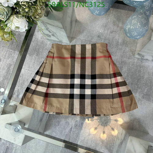 Burberry Kids' Classic Check Pleated Skirt - Iconic Style and Comfort