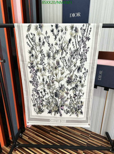 Dior Floral Cashmere Scarf, 65-185cm - Elegant and Luxurious Accessory