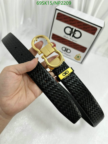 Salvatore Ferragamo Men's Reversible Woven Leather Belt with Gold-Tone Buckle