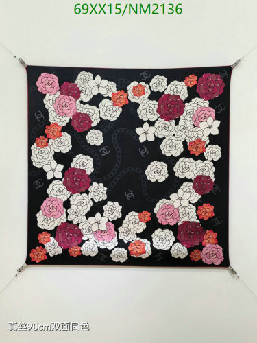 Elegant Chanel Silk Scarf with Floral Design - 90x90cm Square Scarf