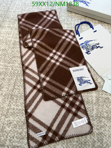 Burberry Wool Scarf - Classic Check Pattern, 182 x 30 cm - Stylish & Warm