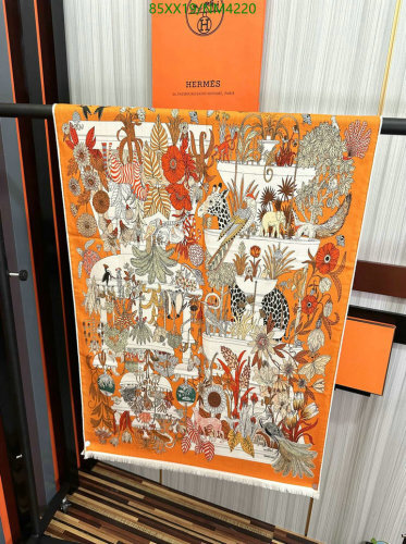 Hermès Silk Cashmere Scarf, 65-185cm, Jungle Garden Design - NM4220 5 Hermès Silk Cashmere Scarf, 65-185cm, Jungle Garden Design - NM4220