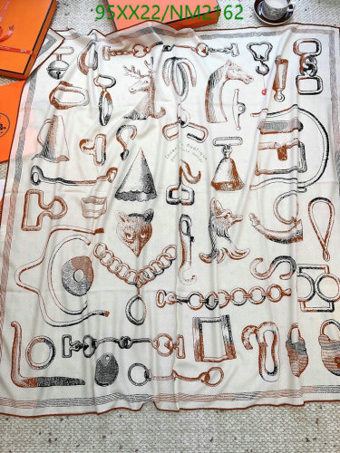 Elegant Hermès Cashmere and Silk Scarf, 140x140cm - Timeless Luxury