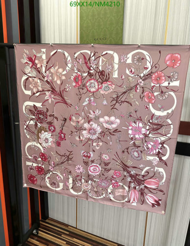 Gucci Flora Silk Scarf, 90x90cm - Floral Print, Elegant Design