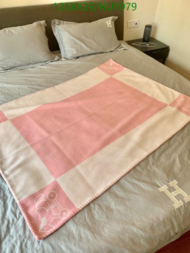 Hermès Avalon III Throw Blanket 100-140cm Cashmere Wool Pink/White