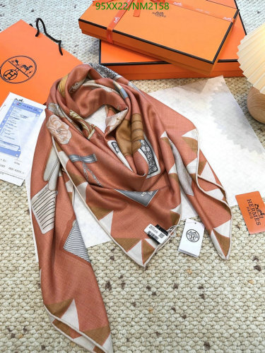 Elegant Hermès Cashmere and Silk Scarf - 140x140cm - Timeless Design