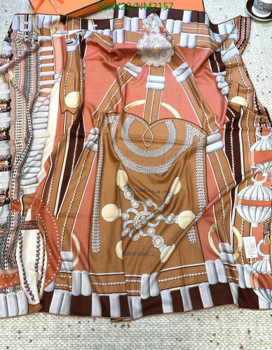 Elegant Hermès Wool and Silk Scarf - 140x140cm - Timeless Design