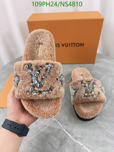 Louis Vuitton Women's Wool Slippers with Embellished LV Logo - EU34-41