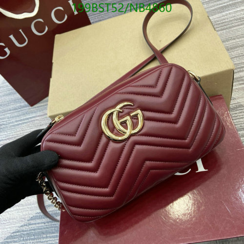 Gucci GG Marmont Small Shoulder Bag in Red Leather, 24cm