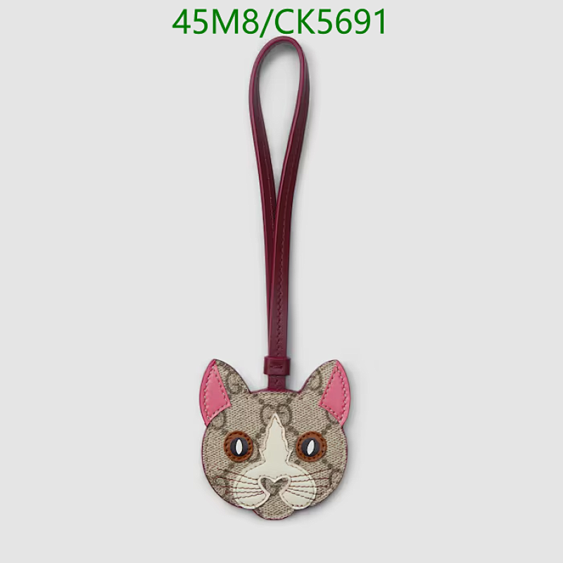 Gucci Cat Key Charm - Adorable Animal Pendant for Bags, Wallets, and Keys 7 Gucci Cat Key Charm - Adorable Animal Pendant for Bags, Wallets, and Keys