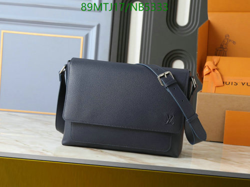 Louis Vuitton Leather Messenger Bag, 33*29*12CM, Model 15268/15267