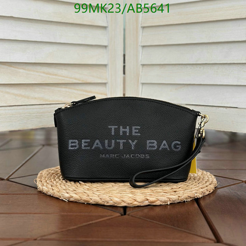 Marc Jacobs The Beauty Bag Leather Cosmetic Pouch, 20.5*13.5*8.5CM 4 Marc Jacobs The Beauty Bag Leather Cosmetic Pouch, 20.5*13.5*8.5CM