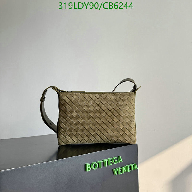 Bottega Veneta Genuine Leather Crossbody Bag, 30.5*20*9CM, Model: 836016