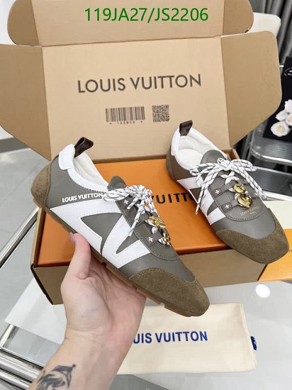 Louis Vuitton Women's Sneakers in Leather with Iconic LV Branding - EU35-EU41 7 Louis Vuitton Women's Sneakers in Leather with Iconic LV Branding - EU35-EU41